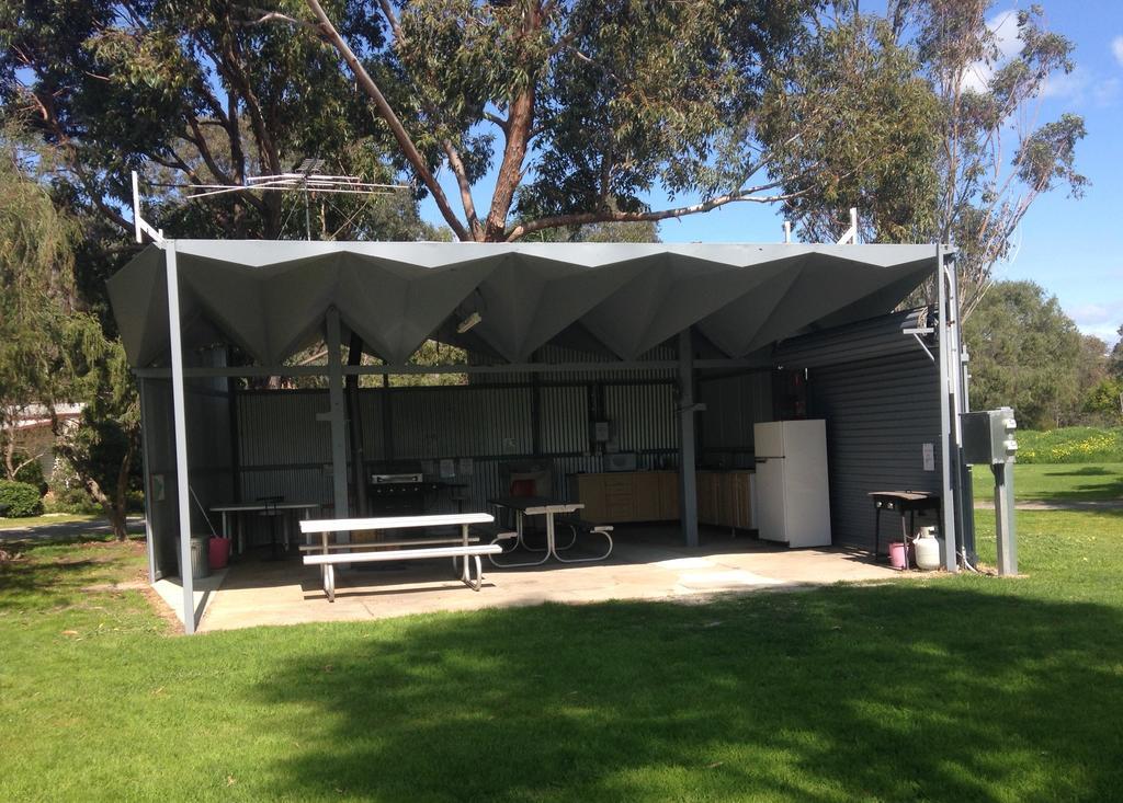 Pinjarra Caravan Park And Cabins Εξωτερικό φωτογραφία