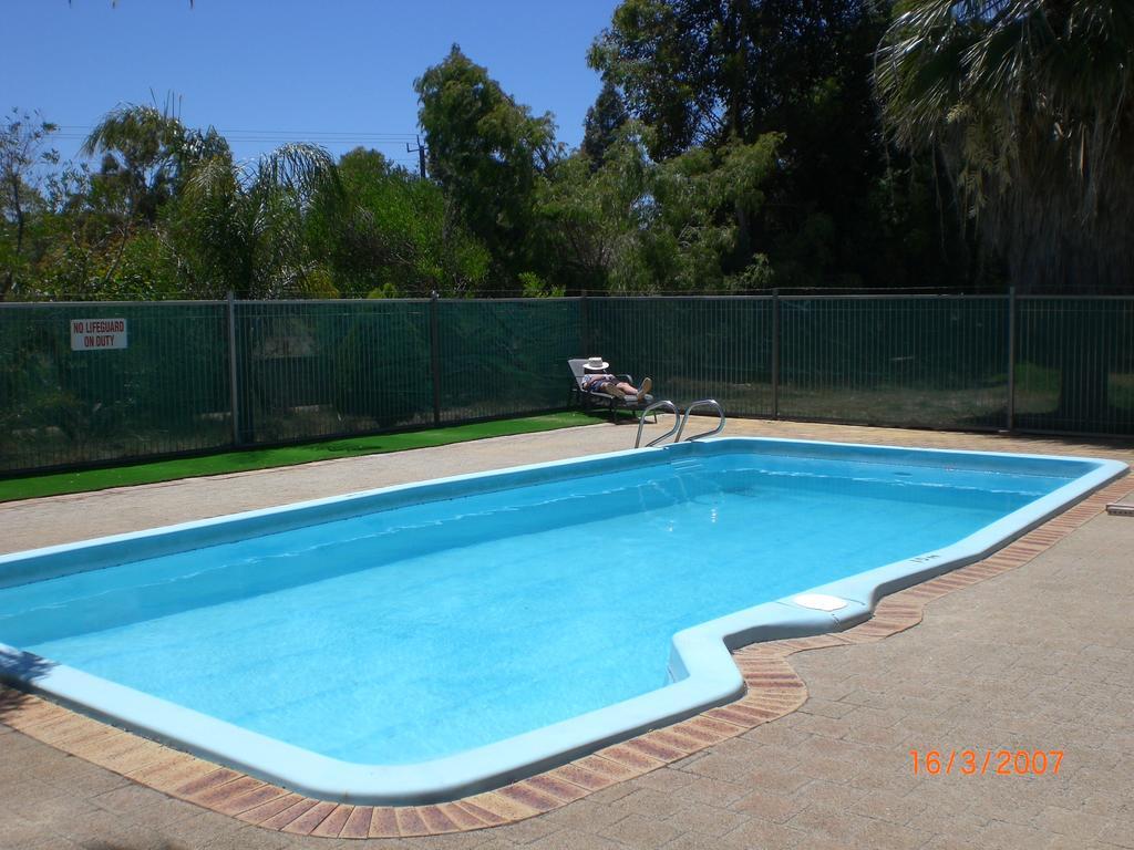 Pinjarra Caravan Park And Cabins Εξωτερικό φωτογραφία