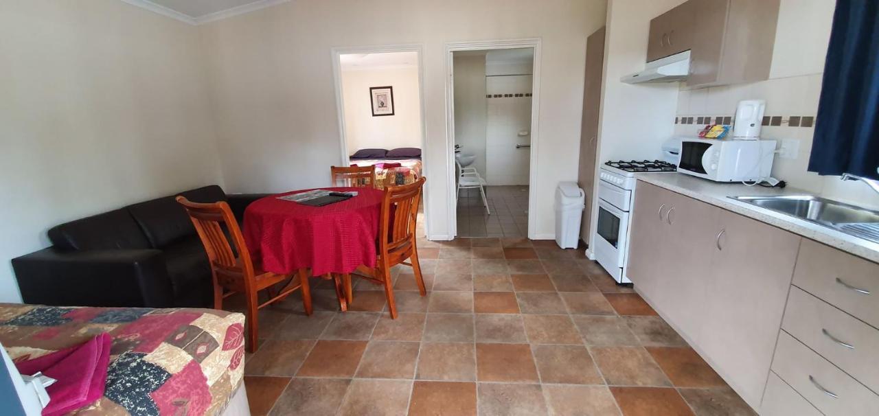 Pinjarra Caravan Park And Cabins Εξωτερικό φωτογραφία